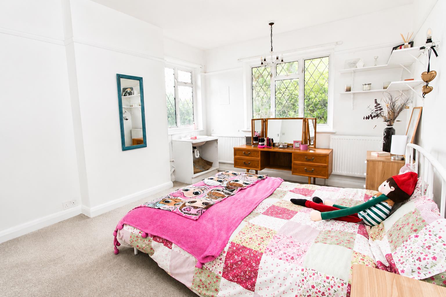 Waynflete Avenue, Croydon